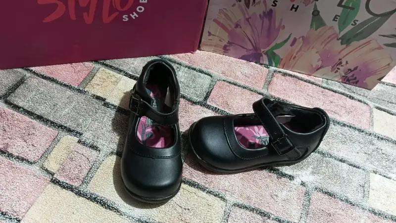 Zapatos de niña esta todo nuevo - 1