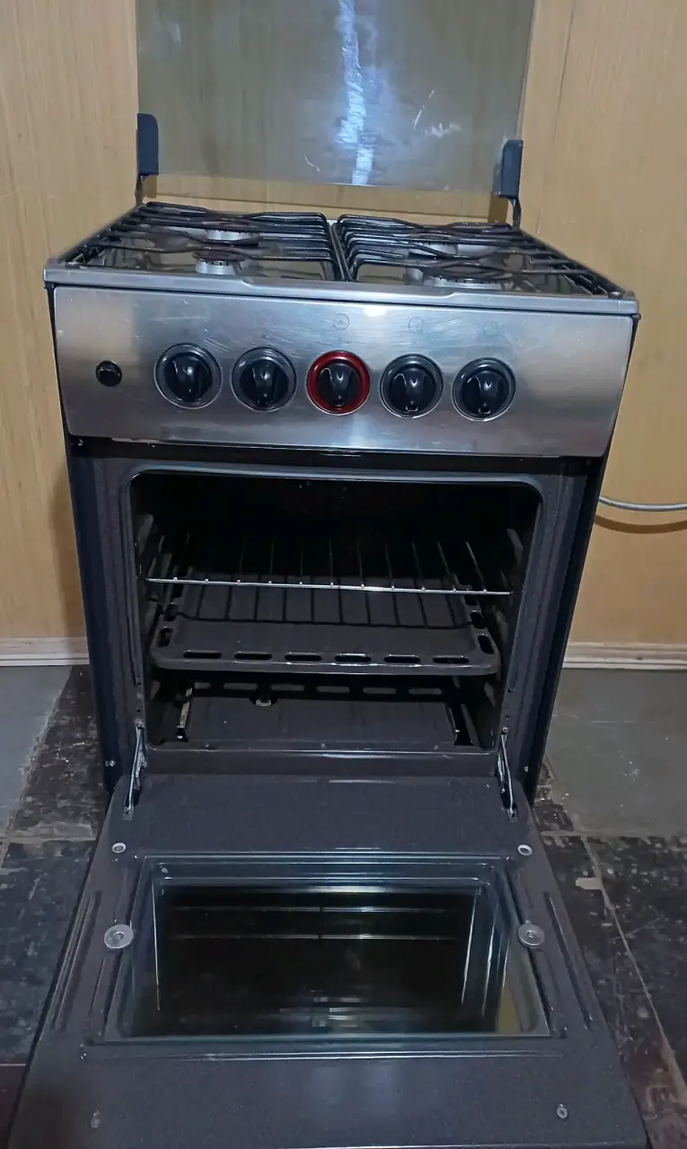 Cocina a gas de 4 quemadores con horno - 2