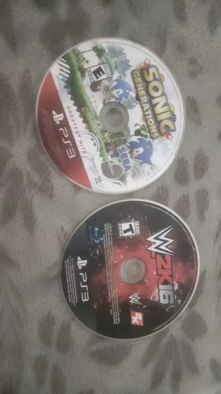 Consola PS3 con juegos y controles - 3
