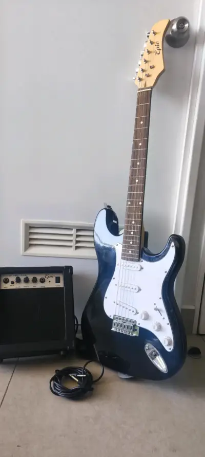 Guitarra eléctrica con amplificador y cable - miniatura 4