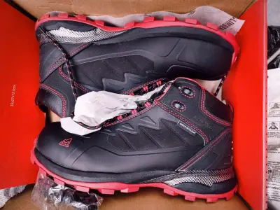 Botas de seguridad impermeables negras y rojas - miniatura 1
