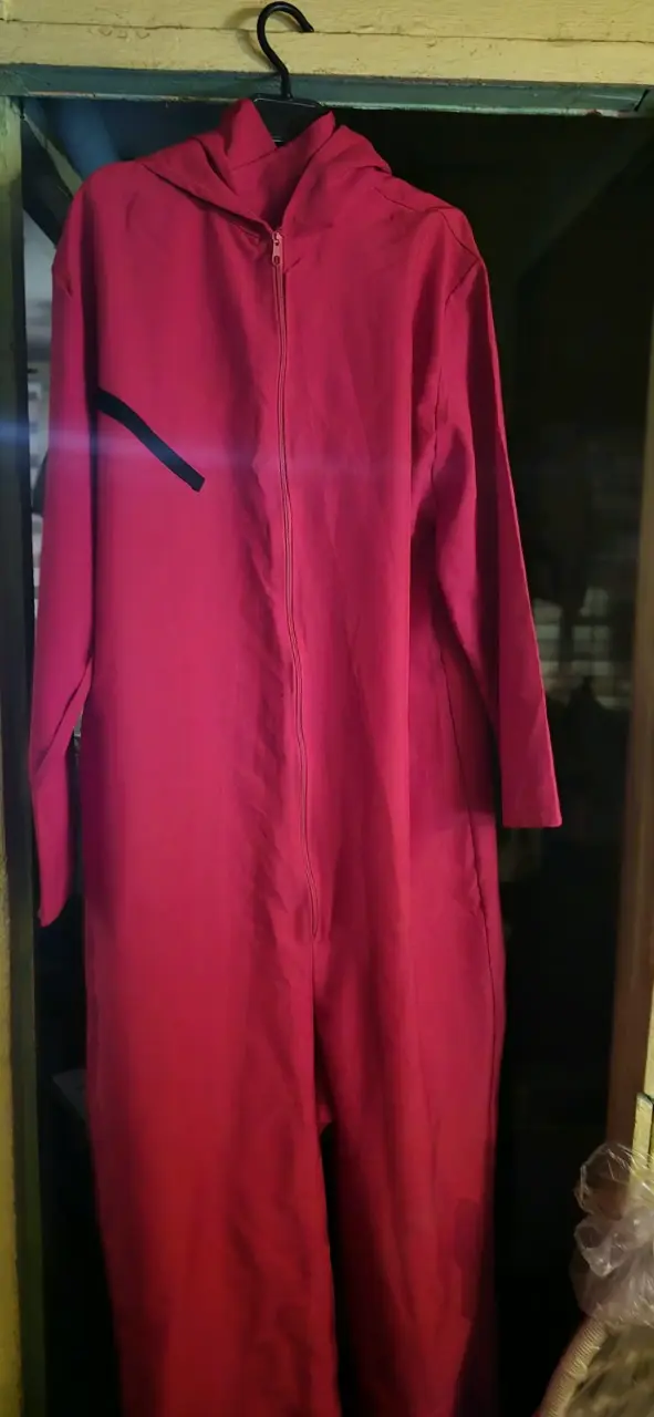 Máscara y disfraz rojo de La Casa de Papel - 4