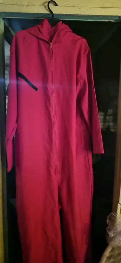 Máscara y disfraz rojo de La Casa de Papel - miniatura 4