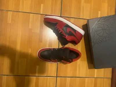 Nike Air Jordan 1 low de charol CONVERSABLES - miniatura 1