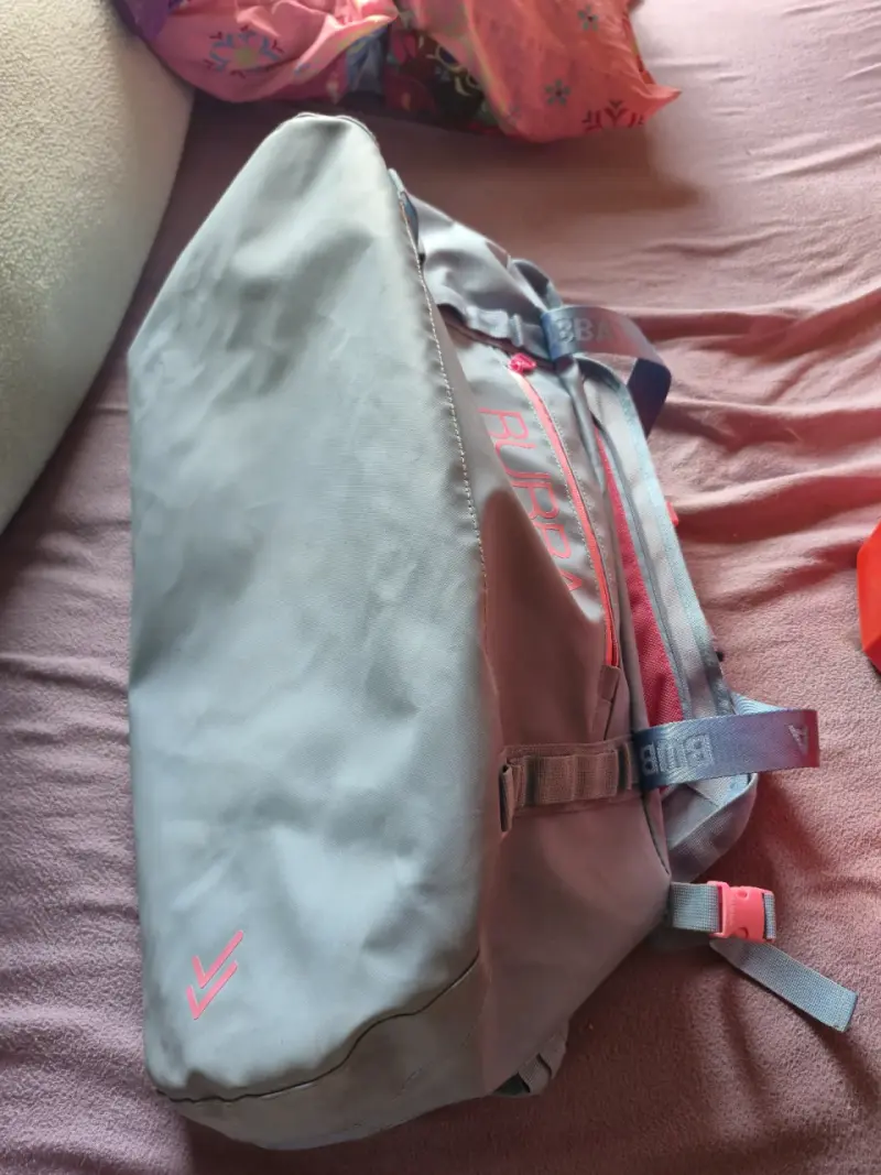 Bolso deportivo Bubba celeste con detalles rosados - 5