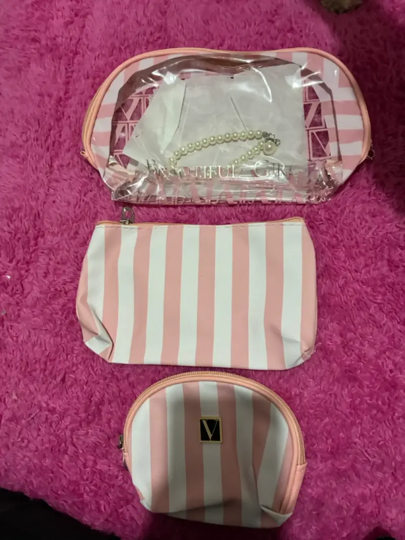 Set de neceseres rayados rosados y blancos
