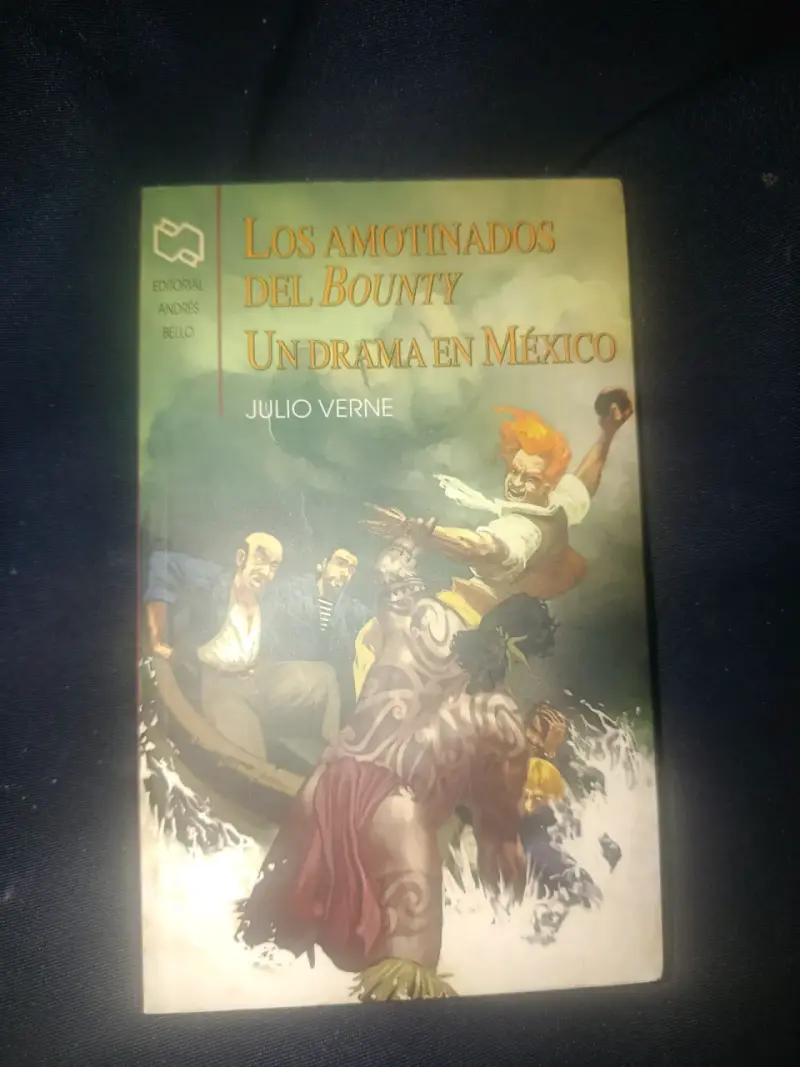 Libro 'Los Amotinados del Bounty' de Julio Verne - 1