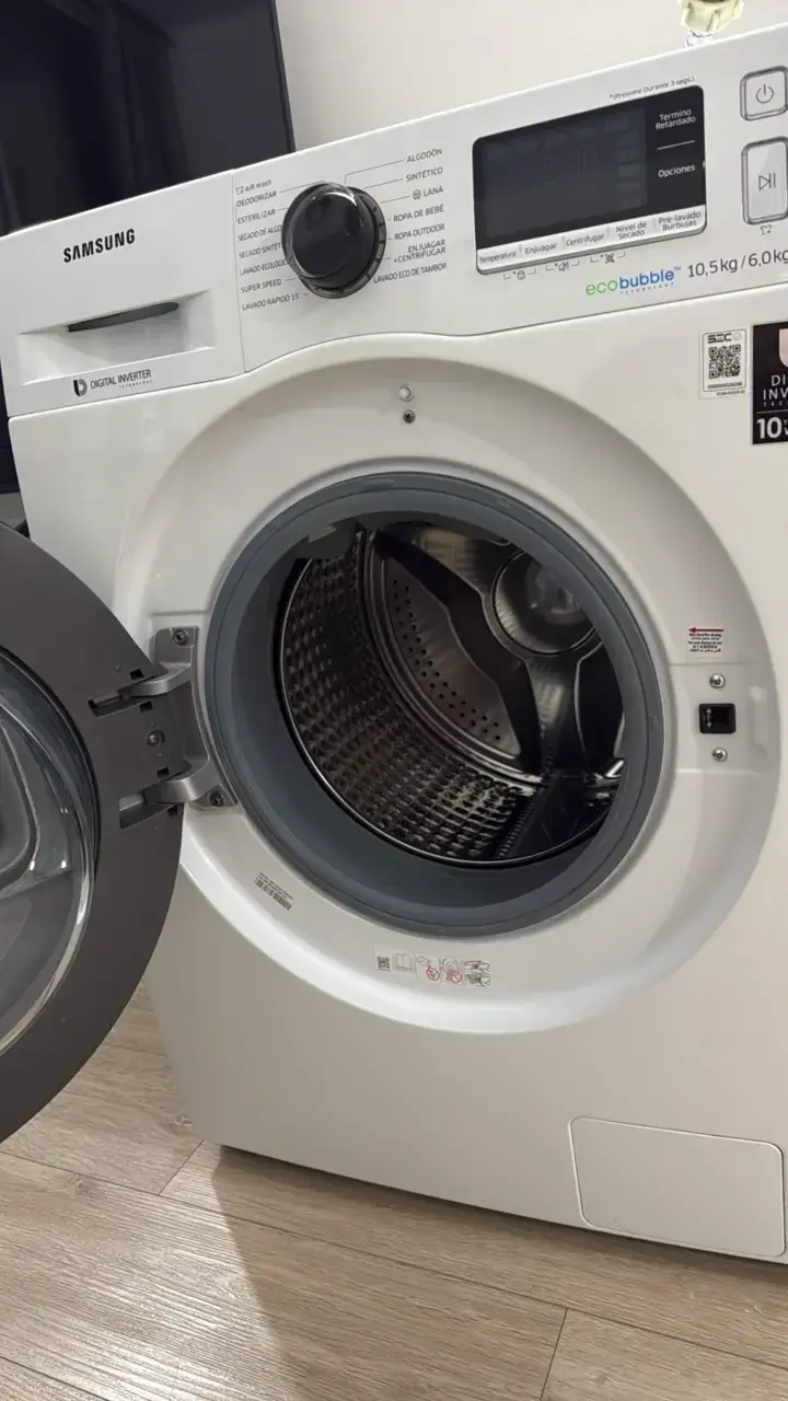 Lavadora Samsung EcoBubble 10.5kg con Secadora - 2