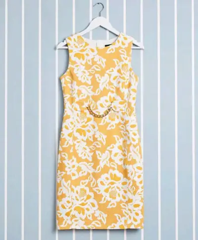 Vestido floral amarillo y blanco elegante - miniatura 2