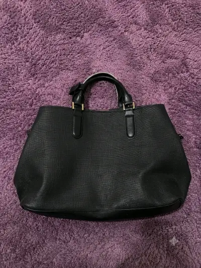 Bolso de mano negro elegante - miniatura 1