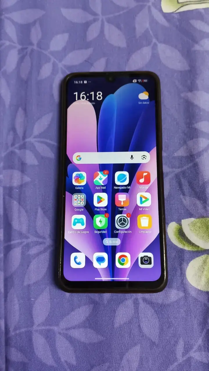 Smartphone Redmi con cámara dual y pantalla grande - 3