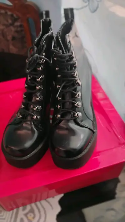 Botines negros de charol con plataforma - miniatura 1