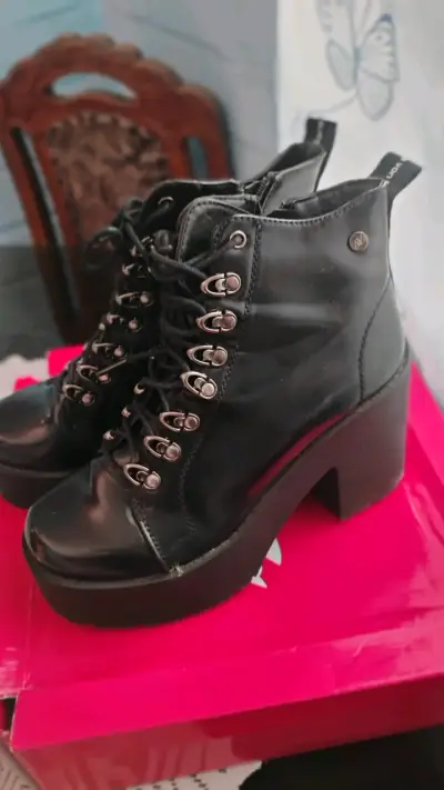 Botines negros de charol con plataforma - miniatura 2