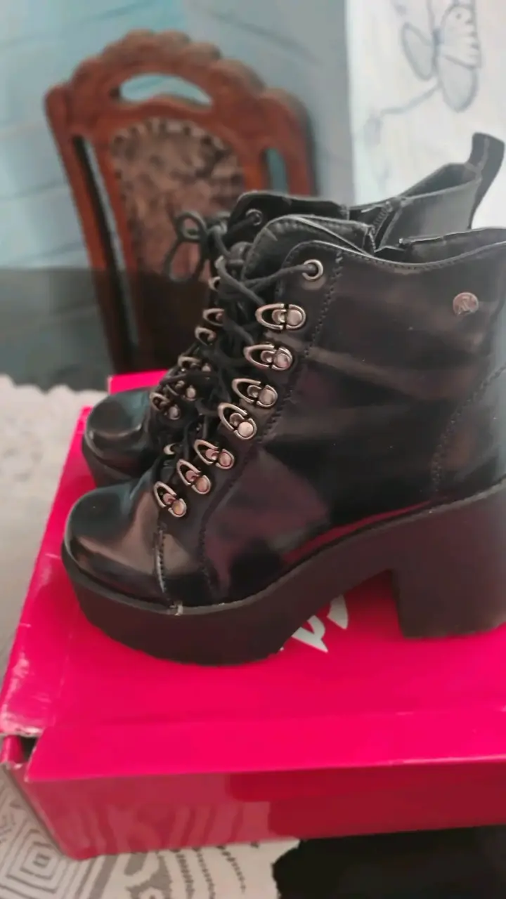 Botines negros de charol con plataforma - 3
