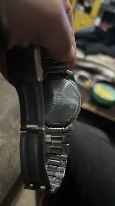 Reloj Casio modelo mtp-1215 resistente al agua - miniatura 2