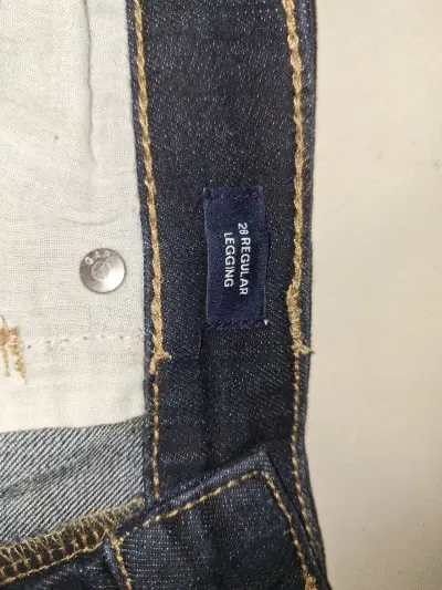 Jeans ajustados azul oscuro GAP para mujer - miniatura 4