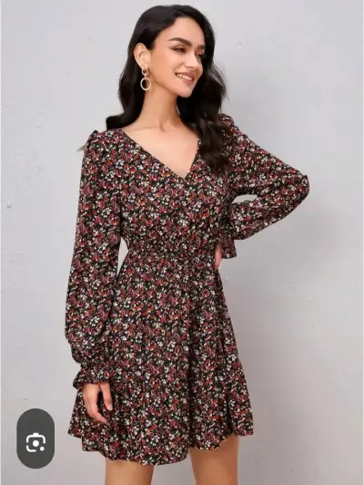 Vestido corto floral con mangas largas - miniatura 1