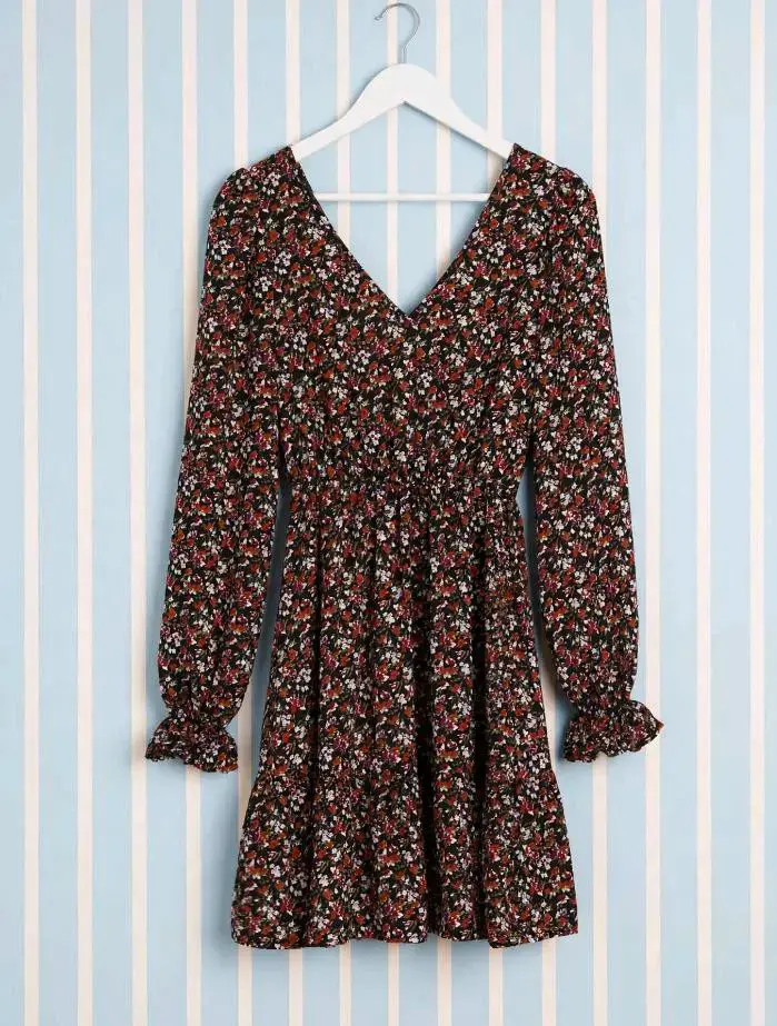 Vestido corto floral con mangas largas - 2