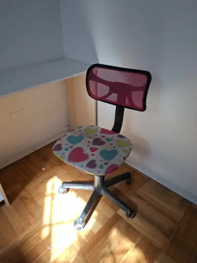 Silla de oficina infantil con diseño colorido - miniatura 2