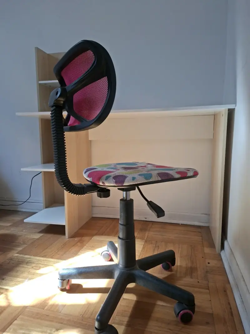 Silla de oficina infantil con diseño colorido - 3