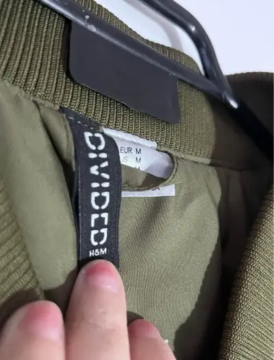 Chaqueta bomber verde oliva H&M Divided - miniatura 2