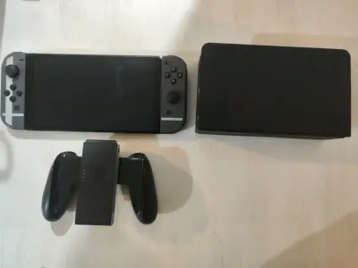 Consola Nintendo Switch Oled con Joy-Con y Dock - miniatura 1