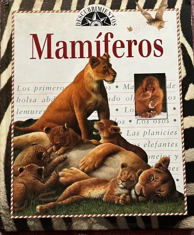 Libro ilustrado 'Mamíferos' de Descubrimientos - miniatura 1