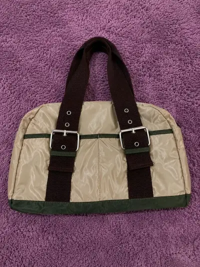 Bolso sporty de mano beige - miniatura 1