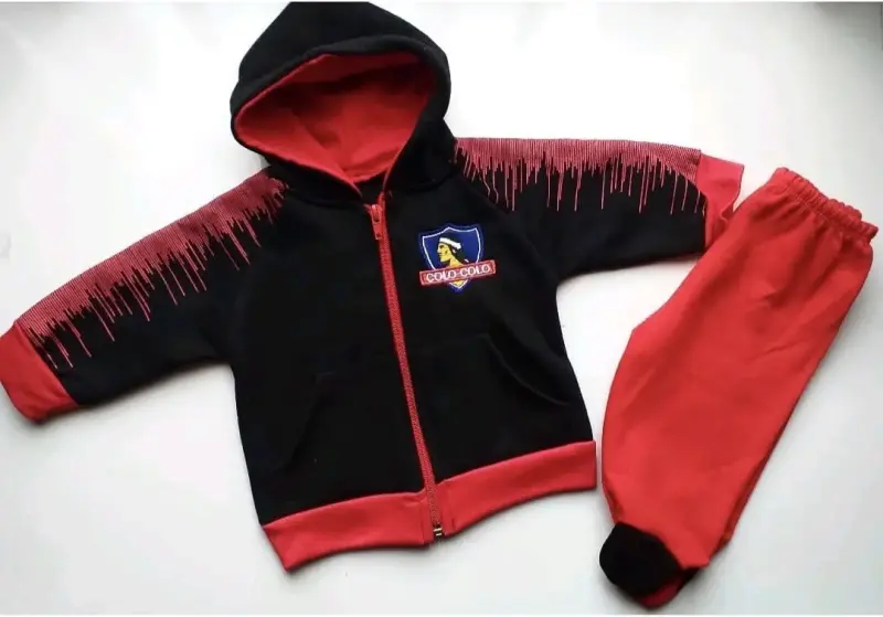 Conjunto buzo infantil Colo-Colo negro y rojo
