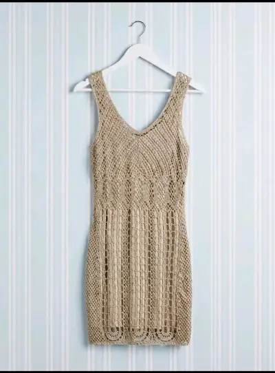 Vestido tejido beige con hilos dorados sin mangas - miniatura 1