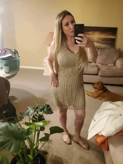 Vestido tejido beige con hilos dorados sin mangas - miniatura 2