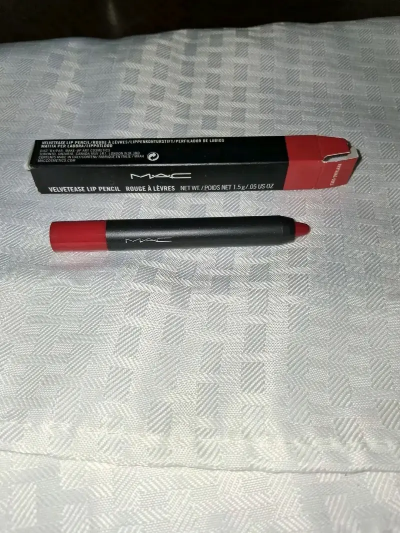 Lápiz Labial MAC Velvetease Rojo
