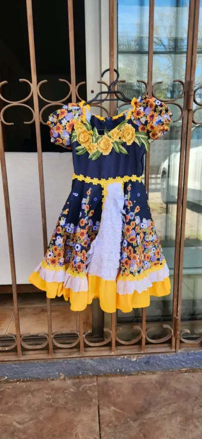 Vestido china con encaje amarillo infantil - miniatura 1