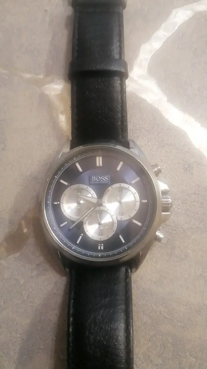 Reloj Hugo Boss con correa de cuero negro - 2