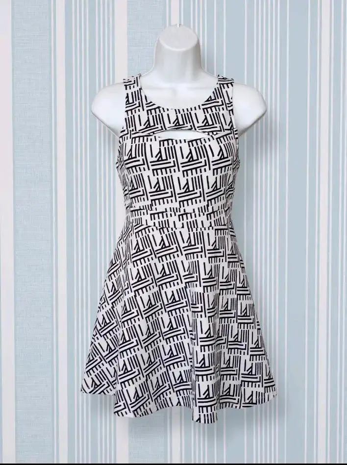 Vestido corto estampado blanco y negro - 3