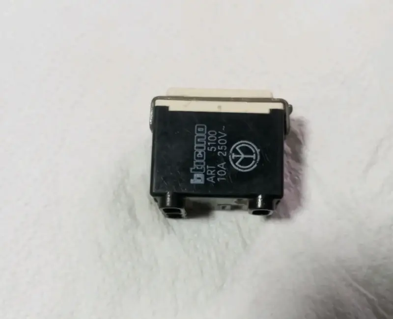 2 Conector Magic eléctrico Bticino 10A 250V - 2