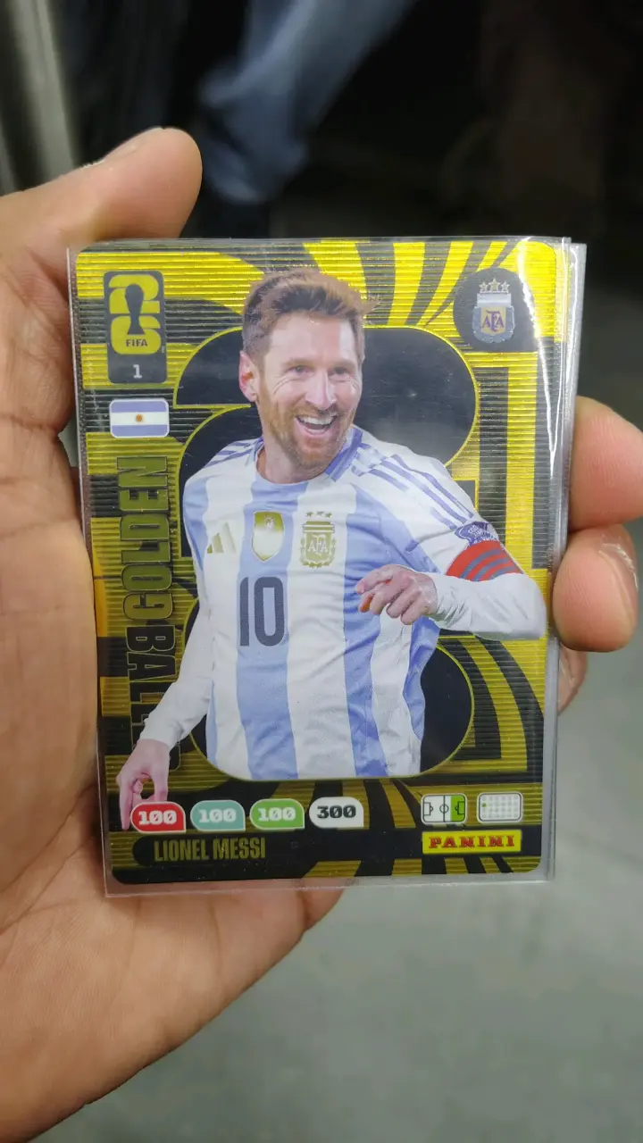 Tarjeta coleccionable Lionel Messi Panini Golden