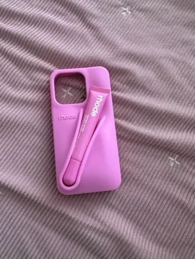 Funda de silicona rosa para celular con soporte - miniatura 1