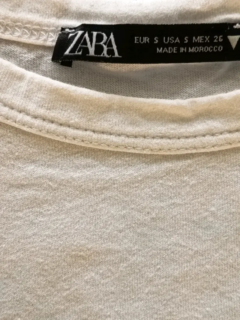 Polera blanca con diseño gráfico ZARA - 2
