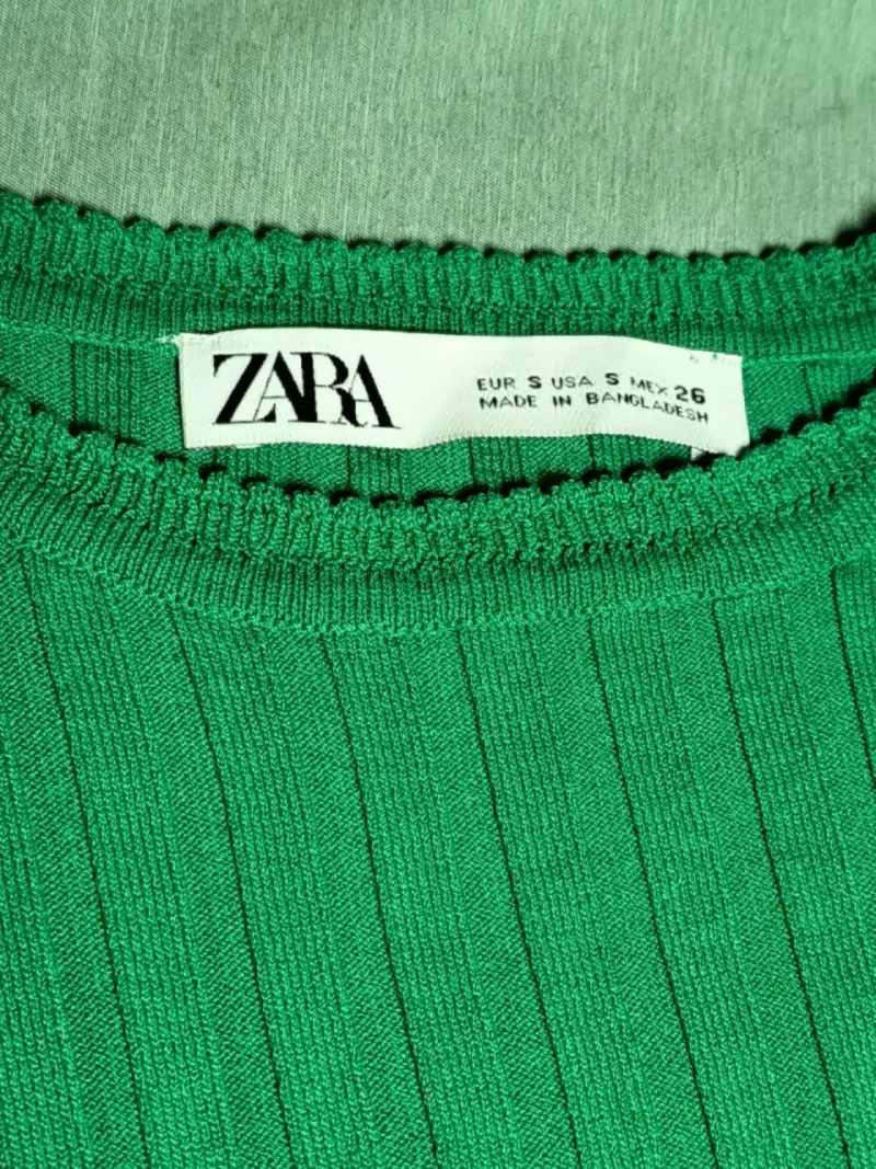 Polera verde con volantes Zara talla S - 2
