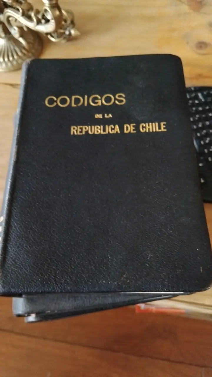 Códigos de la República de Chile en buen estado