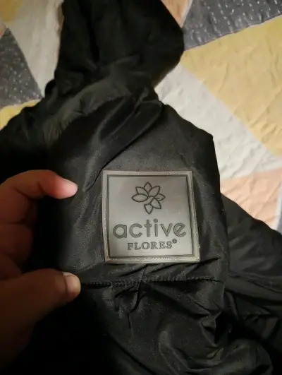 Chaqueta  negra Active Flores con capucha - miniatura 2