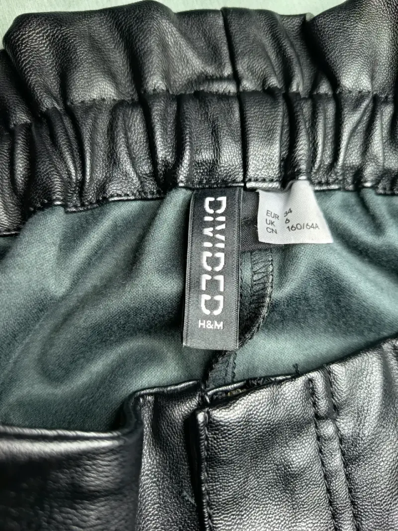 Shorts de cuero sintético negros H&M Divided - 2