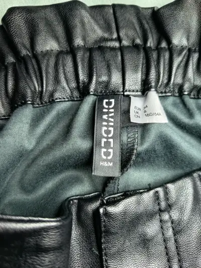 Shorts de cuero sintético negros H&M Divided - miniatura 2