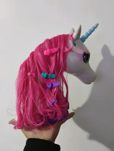 Cabeza de unicornio Barbie para peinar - miniatura 1