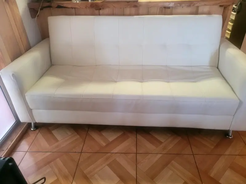 Sofá cama blanco de cuero sintético - 1