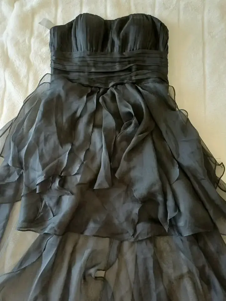 Vestido de fiesta negro con volantes - 2