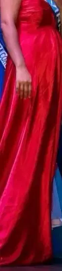 Vestido largo de gala rojo elegante - 1