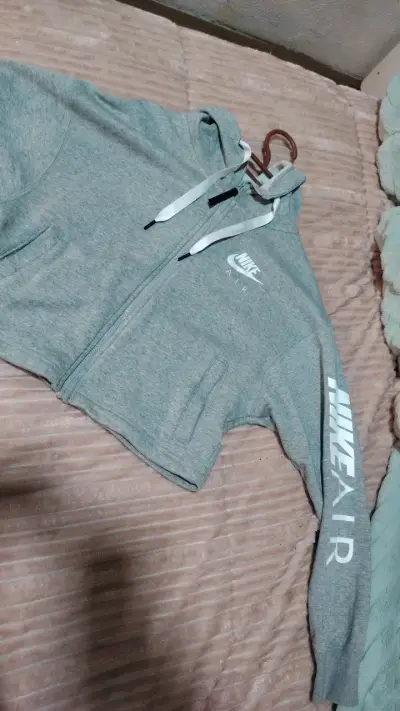 Polerón Nike Air gris con capucha - miniatura 1