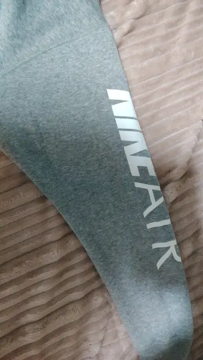 Polerón Nike Air gris con capucha - miniatura 2